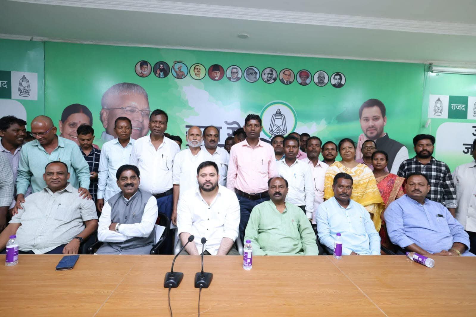 Tejashwi Yadav Meets Delegation of Tribal and Bahujan Communities, Accepts Invitation to Attend Hul Kranti Diwas