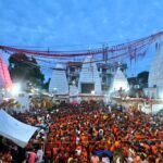 Faith Overflows in Deoghar: 1.5 Lakh Kanwariyas Arrive, 8 KM Long Queue, Over 2.5 Lakh Devotees Present in Temple; VIP Darshan Suspended for Entire Sawan